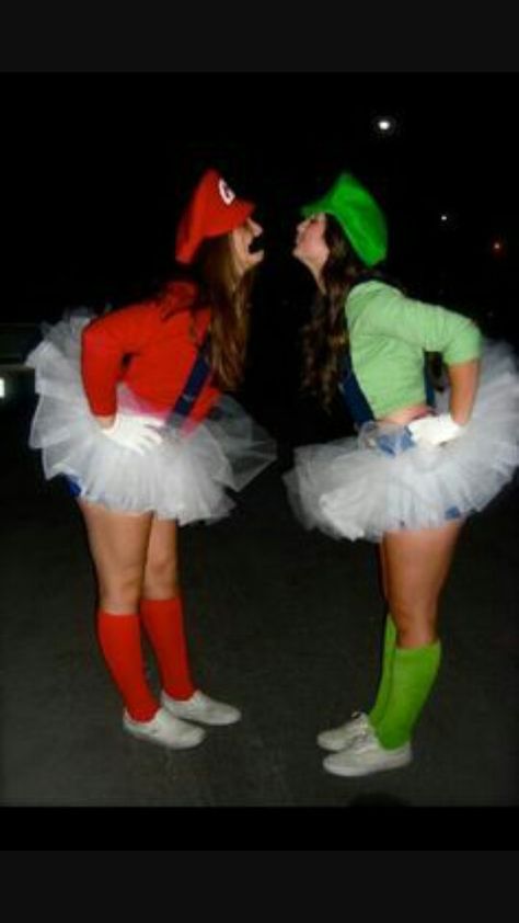 Lugi And Mario Costume, Lugi And Mario Costumes, Best Friends Halloween, Diy Friend, Meme Costume, Lauren Lane, Kostum Halloween, Kostuum Halloween, Friend Costumes