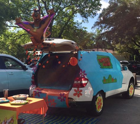 Scooby Doo Trunk Or Treat Ideas For Cars, Trunk Or Treat Ideas Scooby Doo, Mystery Machine Trunk Or Treat Ideas, Mystery Machine Trunk Or Treat, Scooby Doo Trunk Or Treat Ideas, Trunk Or Treat Scooby Doo Theme, Scooby Doo Homecoming Float, Scooby Doo Trunk Or Treat, Scooby Doo Golf Cart