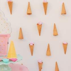 Ice Cream / Birthday "Ice Cream party" | Catch My Party Ice Cream Social Decorations, Ice Cream Birthday Party Ideas, Birthday Ice Cream, Ice Cream Party Theme, Cream Birthday Party, Ice Cream Business, Ice Cream Birthday Party, Ice Cream Theme, Ice Cream Print