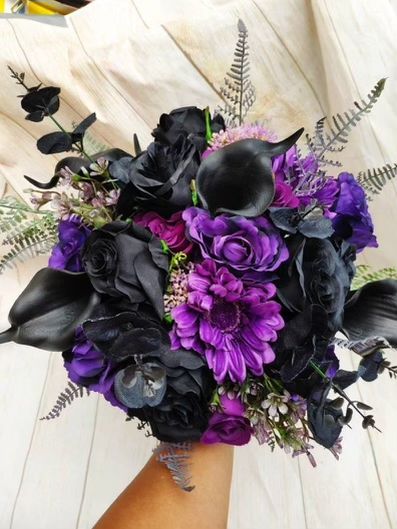 Wedding Dresses Black And Purple, Black And Plum Wedding, Dark Color Wedding Themes, Dark Purple Wedding Dress, Purple And Black Wedding Theme, Black And Purple Wedding Theme, Red And Black Wedding Theme, Black Purple Wedding, Purple And Black Wedding