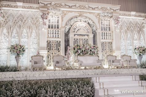 Royal Wedding Themes, Indoor Wedding Decorations, Reception Stage Decor, Wedding Stage Backdrop, Wedding Hall Decorations, Wedding Stage Decor, Pacific Place, Wedding Background Decoration, Wedding Entrance Decor