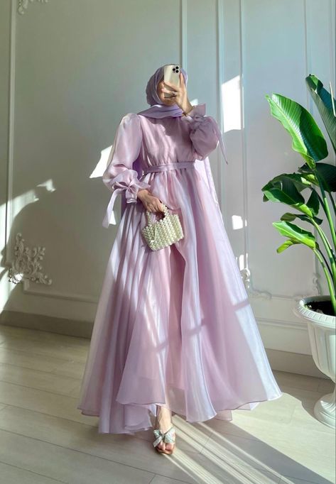 Dress Models For Women, Hijabi Dresses, Wedding Guest Dresses Long, Simple Dress Casual, Party Wear Gowns, Estilo Hijab, Fashion Show Dresses, Modest Dresses Casual, Fancy Dresses Long