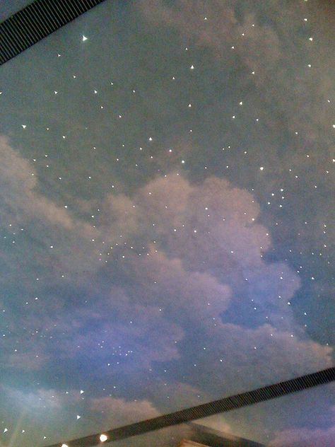 Sky Painting Ceiling, Wallpaper Bedroom Ceiling, Starry Room Aesthetic, Sky Ceiling Diy, Cloud Painted Ceiling, Bedroom Murals Painted, Cloud Ceiling Painting, Starry Ceiling Bedroom, Paint Clouds On Ceiling