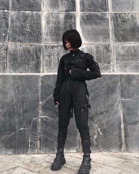 #techwearfits @llimpidity_ . . . . . #techwear #techfashion #다크웨어 #cyberpunk #nikeacg #acg #acronym #outfitoffuture #futuristicfashion… Pakaian Hipster, Egirl Fashion, Techwear Outfits, Techwear Fashion, Moda Cyberpunk, Cyberpunk Fashion, Elegante Casual, Tech Fashion, Dark Wear