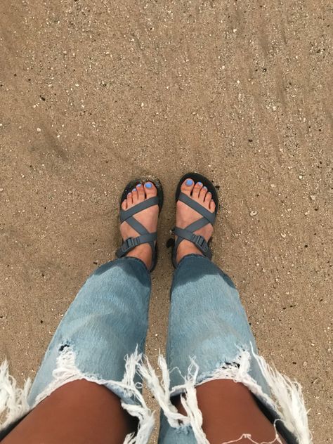 Chaco Sandals Outfit, Chacos Sandals Aesthetic, Chaco Aesthetic, Chacos Sandals Outfit, Chaco Outfit, Chaco Outfits, Chacos Outfit, Arizona Lifestyle, Sandals Aesthetic