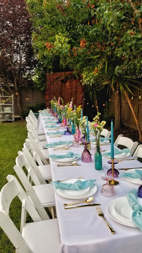 Mamma Mia Outdoor party, #colorfuldecor #wildflowercenterpieces #mammamia Mamma Mia Theme, Mamma Mia Wedding, 17th Birthday Party Ideas, 17. Geburtstag, Diner Party, 17th Birthday Ideas, Fest Temaer, 20th Birthday Party, 21st Party