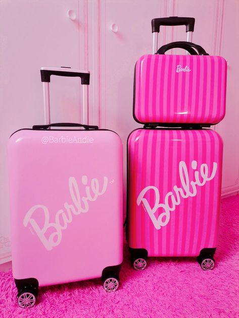 Barbie Suitcase, Barbie Room Decor, Barbie Merch, Barbie Items, Barbie Bedroom, Barbie Things, Pink Suitcase, Princess Barbie Dolls, Minnie Mouse Toys