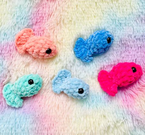 Mini Fish - Easy Crochet Pattern! – yarnybox Crochet Fish Plush, Crochet Mini Fish Free Pattern, Mini Fish Crochet Pattern, Crochet Mini Fish, Crochet Mini Free Pattern, Amigurumi Free Pattern Small, Crochet Fish Pattern Free Easy, Goldfish Crochet Pattern Free, Quick No Sew Crochet Patterns