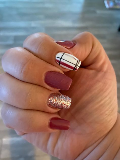 Red And Gold Plaid Nails, Sweater And Plaid Nails, Christmas Flannel Nails, Fall Flannel Nails, Red Plaid Nails Christmas, Orange Plaid Nails, White Plaid Nails, Christmas Nails Plaid, Plaid Manicure