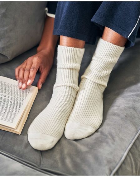 Cozy Socks L.l.bean, Socks With Ugg Slippers, Cashmere Aesthetic, Cute White Socks, Loungewear Capsule, Socks Photography, Cosy Socks, Bed Socks, Gladioli