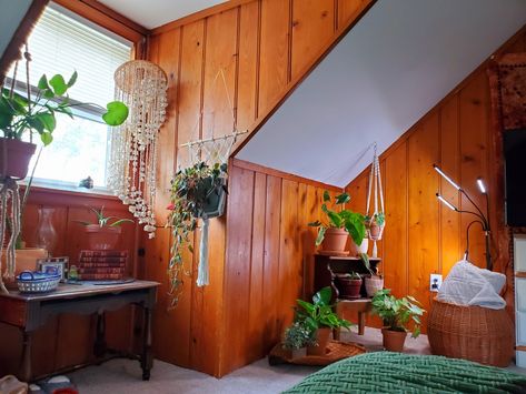 #boho #plantlife Maximalist Wood Paneling, 70s House Wood Paneling, Boho Wood Paneling, Wood Paneling Aesthetic, Wood Panel Walls Aesthetic, Retro Wood Paneling, 70s Wood Paneling Bedroom, Rooms With Wood Paneling, 70s Wood Paneling Living Room