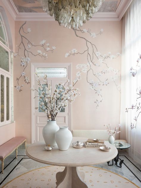 French Bachelorette, Degournay Wallpaper, Chinoiserie Artwork, Color Duos, Chinoiserie Room, De Gournay Wallpaper, Wallpaper Paint, Hotel Lobby Design, Walls Art