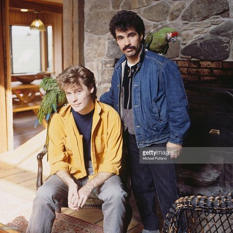 Daryl Hall & John Oates accessorize their shoulders with parrots Daryl Hall And John Oates, Hall And Oates, John Oates, Hall & Oates, Daryl Hall, Purple Reign, How To Love, Upstate New York, Studio Album