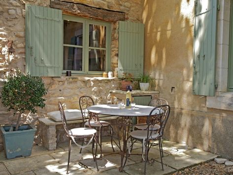 French Farmhouse Design Inspiration: Provence Villa Minimalistic Interior, Green Shutters, Country Interior Design, French Country Living, French Farmhouse Decor, French Country Living Room, Casas Coloniales, Country Interior, Hello Lovely