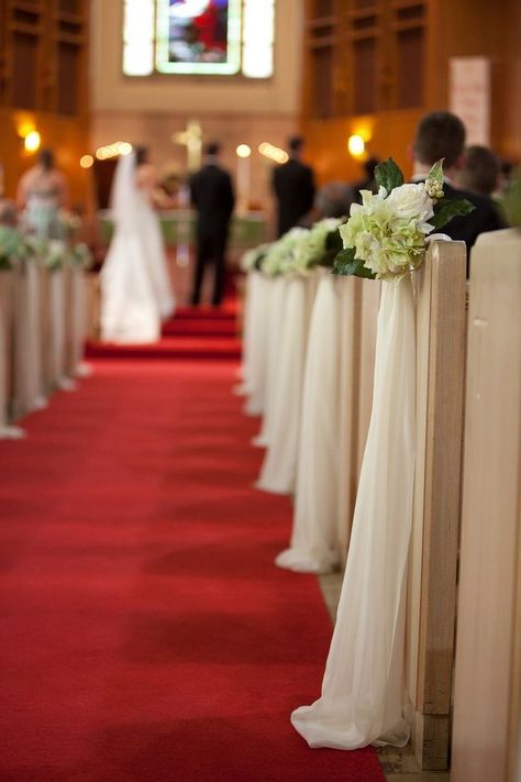 Church Pew Wedding Decorations, Church Pew Wedding, Church Wedding Decorations Aisle, Church Pew Decorations, Simple Church Wedding, Wedding Pew Decorations, Ceremony Decorations Church, Church Aisle Decorations, Wedding Church Aisle