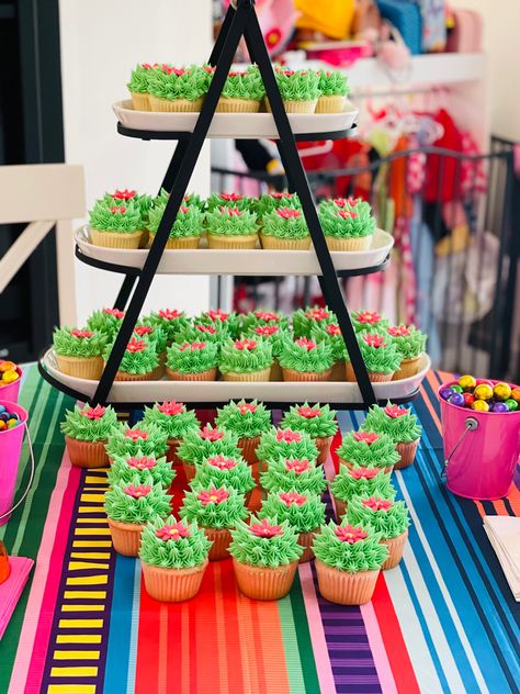 One Fiesta Party, Fiesta Party Food Table, Fiesta Work Party, Fiesta Bday Party Ideas, Fiesta Theme 18th Birthday Party, Mexican Birthday Party Food Ideas, Fiesta Deserts Party Ideas, Fiesta Theme 3rd Birthday Party, Fiesta Theme Party Diy