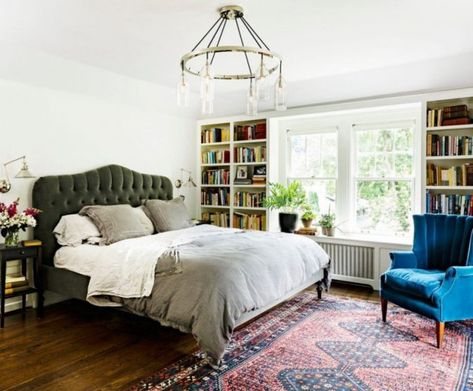 11 Tips on Mixing Antique and Modern Décor Styles | Pouted Jessica Helgerson, English Tudor, Traditional Bedroom Decor, Eclectic Bedroom, Neutral Bedroom, Traditional Bedroom, Trendy Bedroom, Traditional Furniture, Eclectic Home