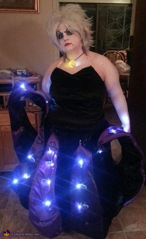 Diy Ursula Tentacles, Ursula Cosplay Diy, Ursella Costume Diy, Homemade Ursula Costume, Diy Ursula Costume Women, How To Make Ursula Tentacles, Ursula Costume Diy Easy, Ursula Costume Women, Diy Mermaid Costume For Women