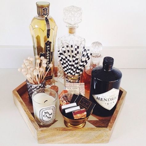 Is This The End Of The Bar Cart? - Rock My Style | UK Daily Lifestyle Blog Drinks Tray Styling, Bar Tray Styling Display, Barware Display Ideas, Cocktail Tray Display, Ideas De Mini Bar, Cocktail Styling, Cocktail Display, Perfect Bar Cart, Cocktail Trolley