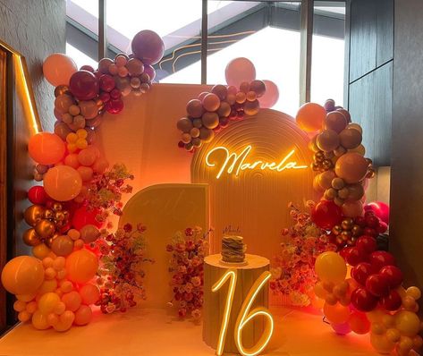 Summer Sunset Party Decor, Sunset Birthday Theme Decor, Sweet 16 Orange Theme, Sunset Balloon Arch, Sunset Decorations Party, Sunset Themed Party, Sunset Party Decorations, Sunset Birthday Theme, Orange Sweet 16