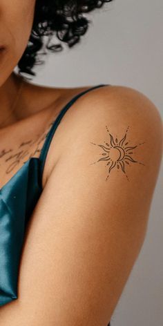 Sun Tattoo Designs, Boho Tattoos, Petite Tattoos, Sun Tattoos, Small Hand Tattoos, Classy Tattoos, Discreet Tattoos, Sun Tattoo, Subtle Tattoos