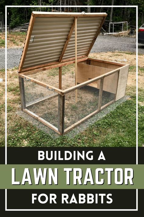 Diy Rabbit Pen Outdoor, Rabbit Grow Out Pen, Outdoor Rabbit Enclosure Diy, Backyard Rabbits, Rabbit Keeping, Rabbit Tractor, Outdoor Rabbit Run, Rabbit Cages Outdoor, Bunny Run