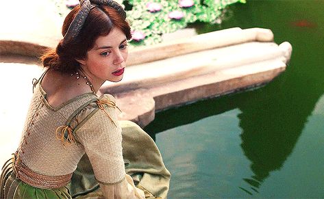 The Spanish Princess Gif, Katherine Of Aragon, Looking Gif, The Spanish Princess, Storm In A Teacup, Spanish Princess, The White Princess, Denis Villeneuve, Catherine Of Aragon