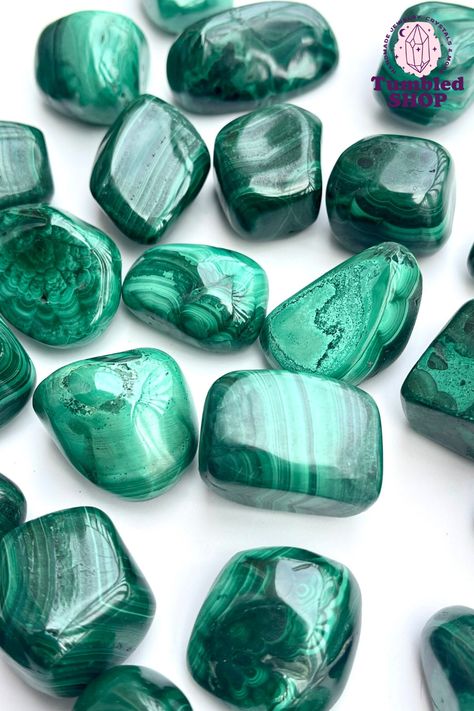 Jade Aesthetic, Bright Green Color, Malachite Crystal, Green Things, Ancient Egyptians, Green Malachite, Malachite Stone, Mood Swings, Chakra Stones