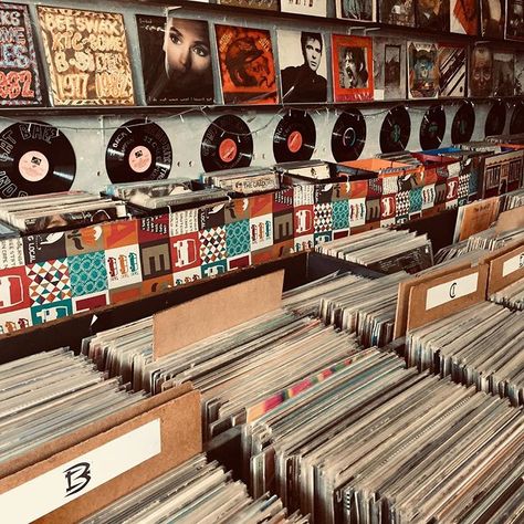 Inside Mabu Vinyl, South African record store. Based in Cape Town since 2000. Vintage Foto's, Vinyl Aesthetic, Grunge Vintage, 80s Vibes, 80s Aesthetic, Images Esthétiques, Music Aesthetic, Retro Wallpaper, Picture Collage