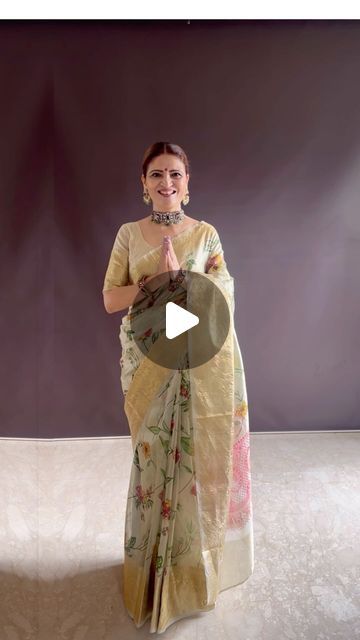 How To Wear Open Pallu Saree, How To Drape Organza Saree, Open Pallu Saree Style, Organza Saree Draping Styles, Blouse For Organza Saree, Organza Saree Draping, Organza Saree Look, Sari Draping, Draping Saree