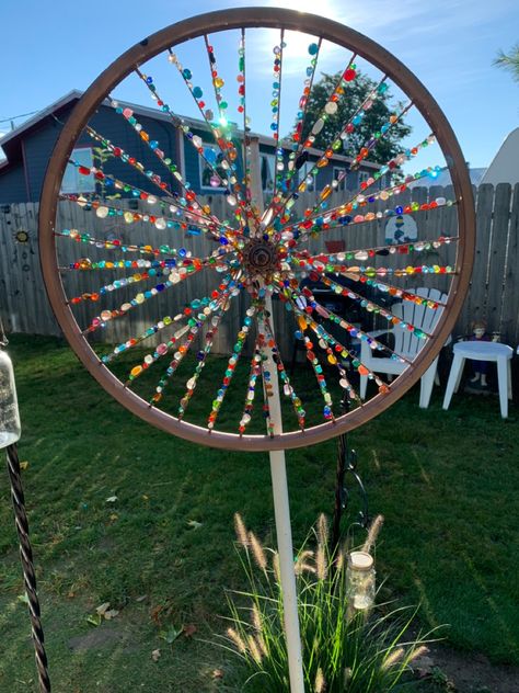 Bicycle Art Recycled, Wheel Art, Deco Nature, Bicycle Wheel, Metal Garden Art, Bicycle Art, Patio Diy, Garden Art Sculptures Diy, Garden Artwork