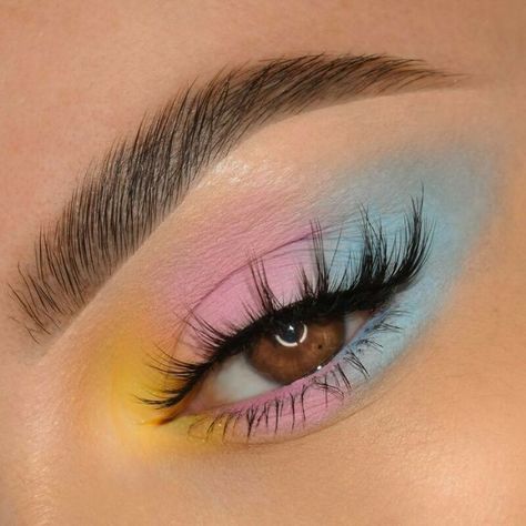 Eye Makeup Images, Date Night Makeup, Cute Eye Makeup, Makeup Artist Tips, Eye Makeup Pictures, Makijaż Smokey Eye, Colorful Eye Makeup, Creative Eye Makeup, Makeup Looks Tutorial