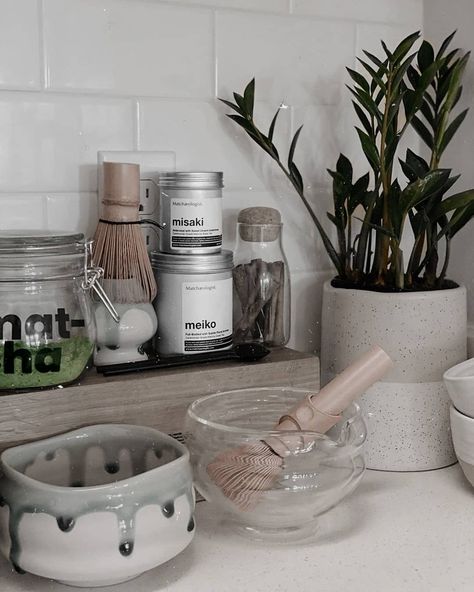 We absolutely love the look of @kiaracol’s special #Matcha corner featuring our Misaki™ and Meiko™ Ceremonial Matcha 🌿, Glass Katakuchi Matcha Bowl, and Full-hand Chasen! 🍵 #QuarantineInStyle #IsolateInComfort . Do you have your own personal Matcha corner at home? Leave us a comment below! . Explore our range of artisanal matcha and treat your taste buds to the most delectable-tasting matcha green tea 🍃, because YOU deserve only the best! . Visit our website 👉 bio link @Matchaeologist ⠀⠀⠀⠀⠀⠀ Matcha Station Ideas, Matcha Corner Home, Matcha Station Aesthetic, Matcha Set Aesthetic, Matcha Bar At Home, Matcha Set Up, Matcha Station At Home, Matcha Corner, Tea Corner Ideas