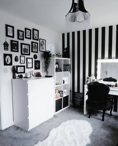 Podcast Aesthetic, Home Sweet Hell, Goth Vibes, Gothic Room, Gothic Bedroom, Babe Cave, Dark Home Decor, Dekorasi Kamar Tidur, Goth Home