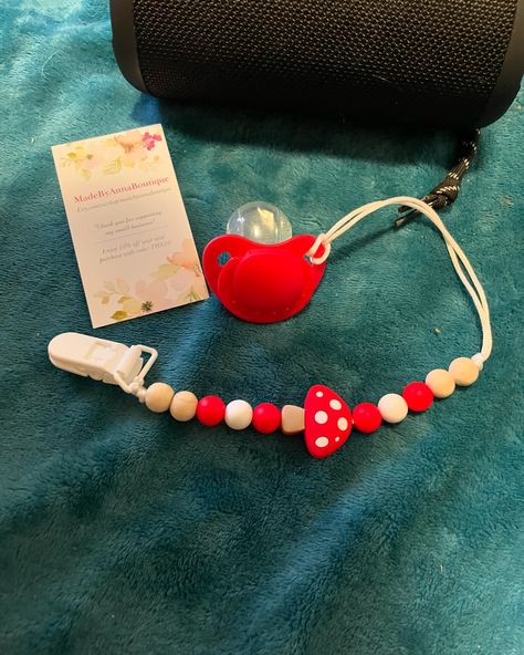 NEW PACIS AND CLIP!!!! I AM THE HAPPIEST LITTLE GIRL😭😭😭😭😭 Age Dreaming, Lil Space, Pet Regression, Space Things, Space Room, Baby Time, Oc Ideas, Pacifier Clip, Cute Funny Animals