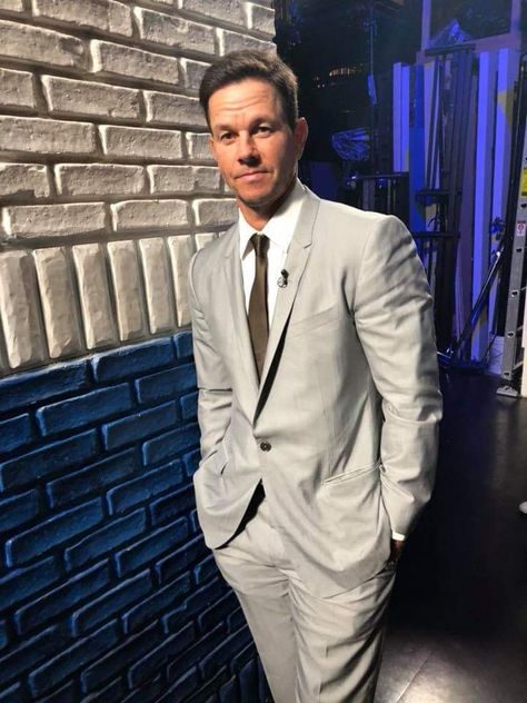 Rhea Durham, Mark Johnson, Actors Male, Marshall Mathers, Will Arnett, New Photo Download, Mark Wahlberg, Keeping Up With The Kardashians, Dwayne Johnson