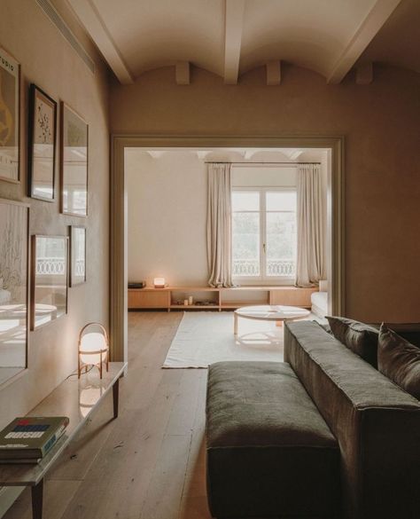 Joseph Bertrand by Conti Cert #design #studioan Zurich Apartment, Casa Bonay, Design Balcony, Earthy Living Room, Hebden Bridge, Balcony Decoration, Decor Videos, Rustic Home Design, Eclectic Living Room