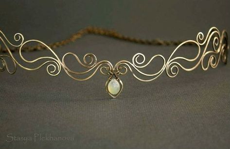 Elven tiara, Chalcedony tiara, Wire wrapped tiara, Elven diadem Elven Diadem, Elven Tiara, Diy Jewelry Rings, Bridal Hair Jewelry, Green Chalcedony, Magical Jewelry, Handmade Wire Jewelry, Fantasy Jewelry, Beads And Wire