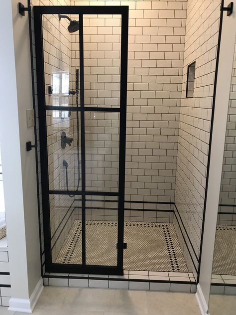 Walk In Shower Ideas Black And White, Walk In Shower Black Fixtures, Walk In Shower With Black Frame, Cream And Black Shower Tile, Bathroom Tile Ideas Shower Walk In Black And White, Cream And Black Bathroom, Black And Cream Bathroom, Emo Design, Beige And White Bathroom