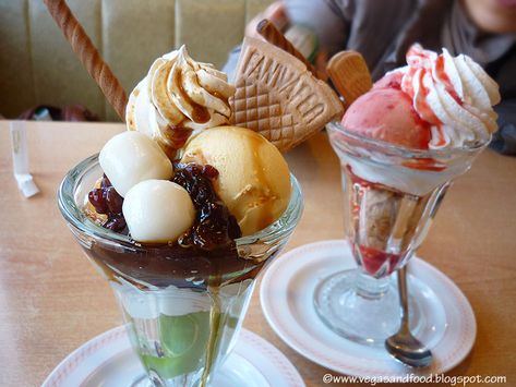 Japanese Parfait, Japanese Ice Cream, Meiji Chocolate, Chocolate Parfait, Choco Biscuit, I Was Here, Family Restaurant, I Wish I Was, Summer Eating