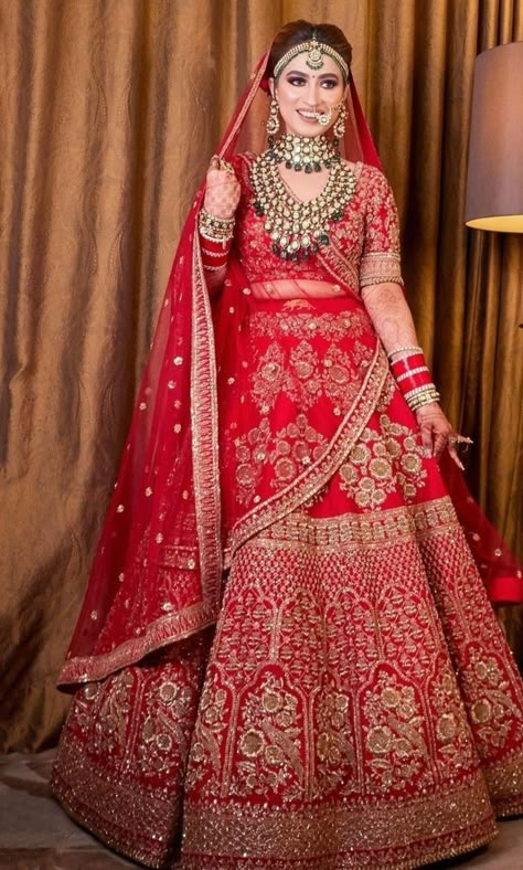 Indian Wedding Dress Bridal Lehenga, Indian Bridal Wear Red, Pakistani Bridal Dresses Online, Latest Bridal Lehenga Designs, Best Indian Wedding Dresses, Designer Bridal Lehenga Choli, Red Bridal Dress, Indian Wedding Fashion, Latest Bridal Lehenga