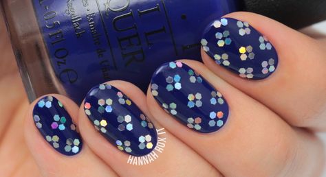 Tutorial: Glitter Flower Nail Art (via Bloglovin.com ) Nail Disorders, Pink Wedding Nails, Matte Nail Art, Nail Blog, Seasonal Nails, Glitter Flowers, Super Nails, Nail Envy, Flower Nail Art