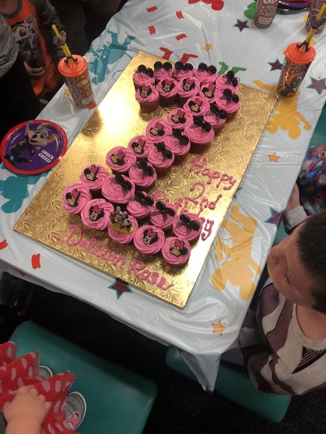 Cupcake Minnie Mouse cake, pull apart cake, two years old Minnie Mouse Clubhouse, Pull Apart Cupcake Cake, Pull Apart Cake, Pull Apart Cupcakes, Cake Buttercream, Minnie Mouse Cake, Mouse Cake, Dog Cake, Pull Apart