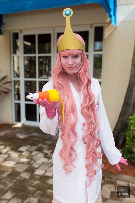 Princess Bubblegum and Science the Rat by MeganCoffey.deviantart.com on @deviantART Princess Bubblegum Costume, Bubblegum Costume, Princess Bubblegum Costumes, Princess Bubblegum Cosplay, Adventure Time Cosplay, Candy Costumes, Bravest Warriors, Princess Dress Up, Epic Cosplay