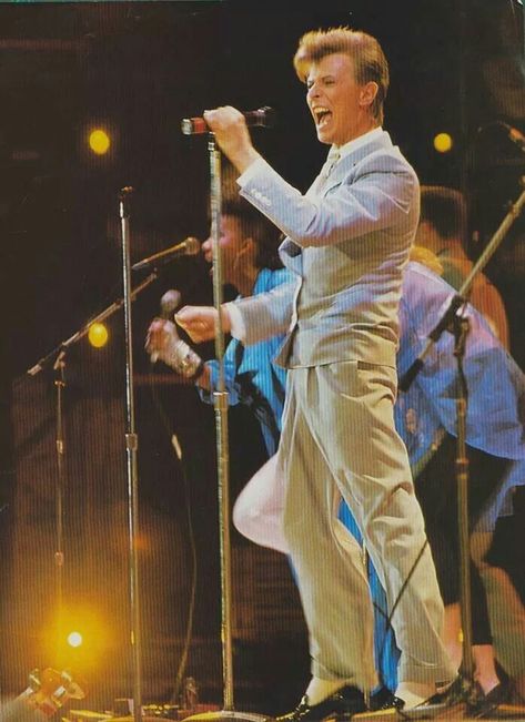 David Bowie “Live Aid” 13th July 1985 in London David Bowie Live, Live Aid 1985, Mick Ronson, 80s Girl, Live Aid, Major Tom, Life On Mars, Wembley Stadium, Ziggy Stardust