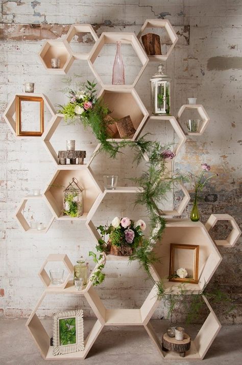 Bee Room Decor, Modern Indoor Plants, Wall Hanging Decorations, Indoor Plant Wall, Home Panel, Planting Tips, Hanging Plant Wall, Aesthetic Accessories, Plants Wall