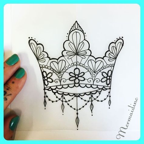 Crowns Tattoos, Ted Tattoo, Queen Crown Tattoo, Tattoo Painting, 10 Tattoo, Tattoo Tiny, Crown Drawing, Tattoo Watercolor, Crown Tattoo Design