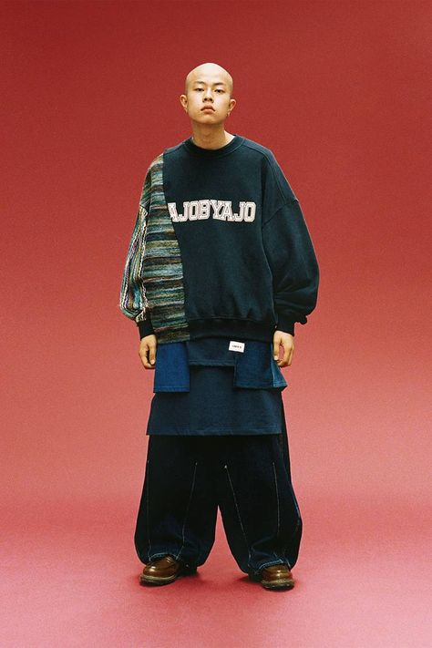 Ajobyajo Fall/Winter 2020 Lookbook | HYPEBEAST Baggy Sweatshirt Outfit, Baggy Sweatpants, Battle Suit, Mens Outfit Inspiration, Baggy Pants, My Future, Men Fashion Casual Outfits, Brown Leather Jacket, Fashion Photoshoot