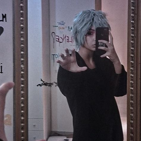 Shigaraki Tomura Tenko cosplay Boku no hero Academia |league of villains| aesthetic| shiggy| shigadabi| my Hero Academia| grunge| polarr| filter| dabi| anime| manga Shigaraki Cosplay, Cosplay Instagram, Bnha Manga, My Hero Academia Cosplay, Otaku Art, Tomura Shigaraki, Izuku Midoriya, Hawks, Tokyo Ghoul