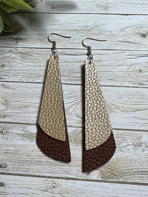 Cross Faux Leather Earrings, Earring Photography, Cord Earrings, Cricut Earrings, Leather Jewelry Making, Diy Leather Earrings, Leather Designs, Curved Bar, Faux Leather Earrings